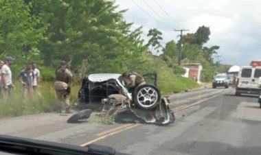 BR 110: Colisão entre dois veículos na entrada do Jacuipinho