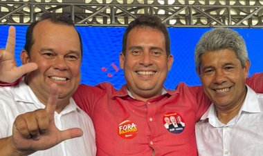 Rivelino aceita convite do MDB e será pré-candidato a Deputado Federal.