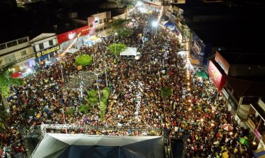 Com praça pública lotada, São Sebastião do Passé comemora 96 anos de Emancipação Política com shows de É o Tchan e Xanddy Harmonia