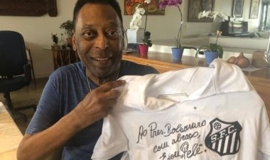 Bolsonaro prestou condolências aos familiares de Pele