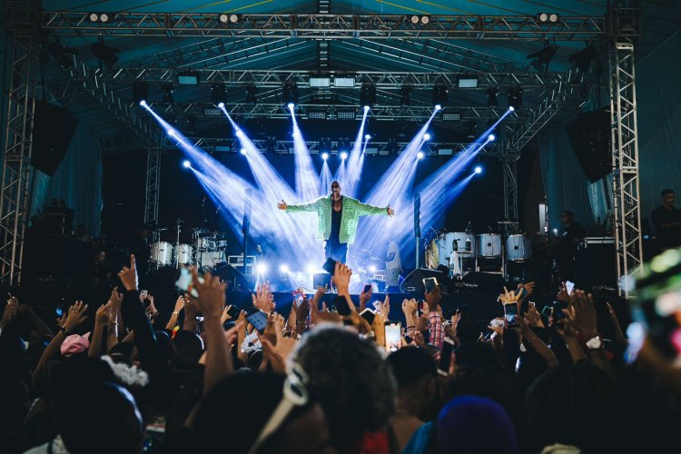 Shows de Maiara e Maraísa e Léo Santana marcam terceira noite do São João de São Sebastião do Passé