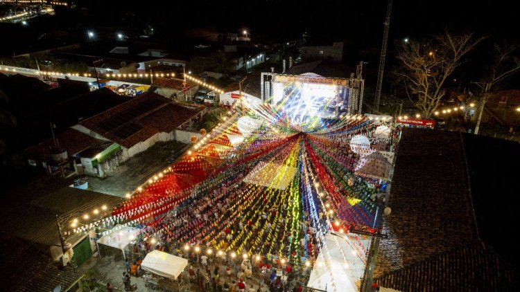 Maracangalha em uma super festa, com apresentação de Solange , Lya, Camila e grupo GPS.