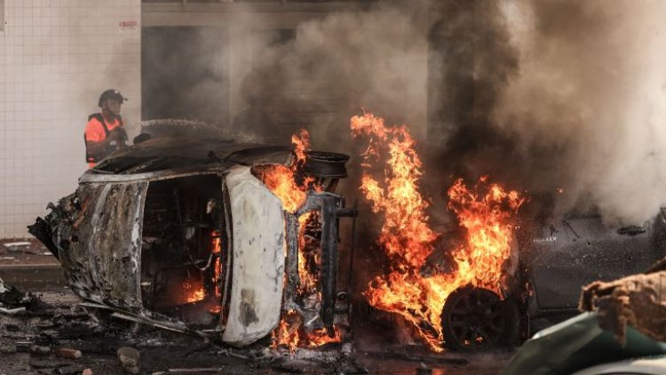 Hamas bombardea Israel com cerca de 2.200 foguetes.